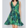 Robe courte avec imprimée et doublée.