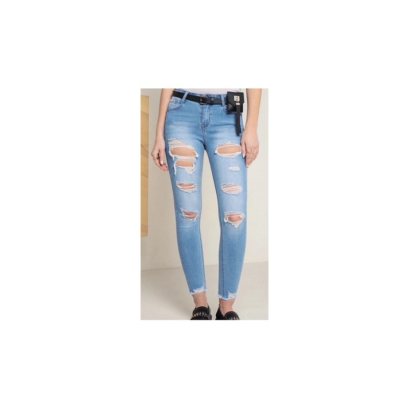 Jean skinny stretch déchiré avec ceinture