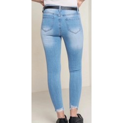 Jean skinny stretch déchiré avec ceinture