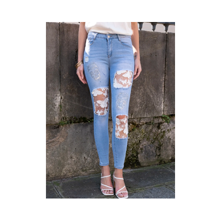 Jean skinny stretch déchiré avec têtes de mort