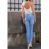 Jean skinny stretch déchiré avec têtes de mort