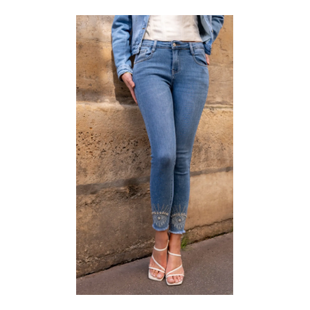 Jean skinny stretch avec broderie