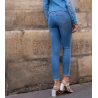 Jean skinny stretch avec broderie