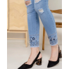 Jean skinny stretch déchiré avec broderie et strass