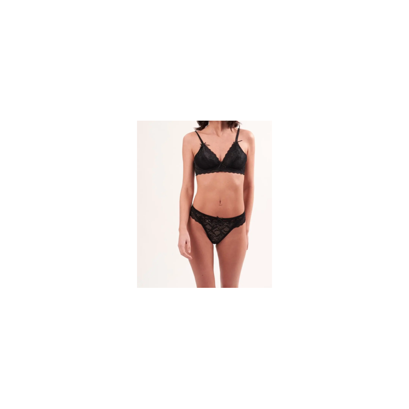 Ensemble soutien-gorge avec un string Ensemble soutien-gorge avec un string